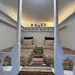 Eleni's فيلة كارباثوس