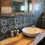 فيلة Eleni's كارباثوس